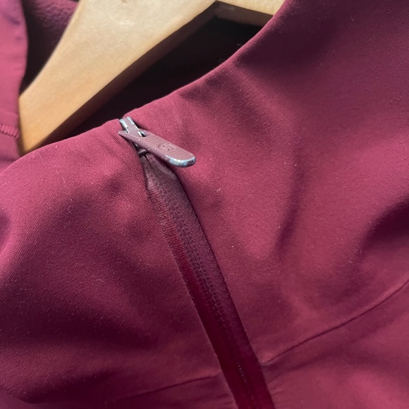 Lululemon Glyde Along Softshell size 10 Deep Ruby - Picture 7 of 9